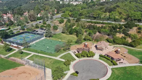 View/Area - 6024 Mandeville Pl, Oak Park, CA 91377 photo 2 of 3
