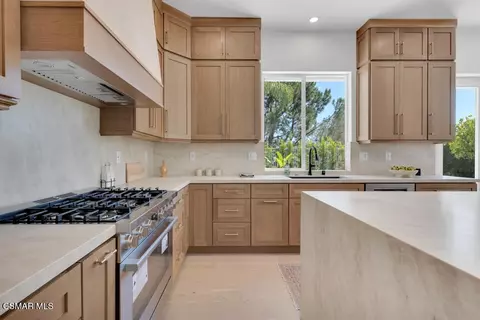 Kitchen - 6024 Mandeville Pl, Oak Park, CA 91377 photo 4 of 4