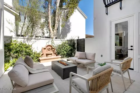 Exterior - 6024 Mandeville Pl, Oak Park, CA 91377 photo 5 of 15