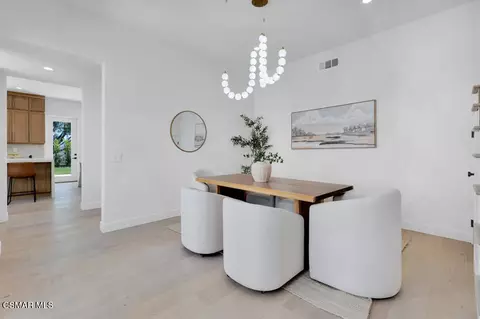 Dining - 6024 Mandeville Pl, Oak Park, CA 91377 photo 1 of 3