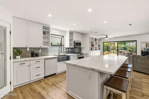 Kitchen - 1517 Deanna Ave, Simi Valley, CA 93063 photo 2 of 5