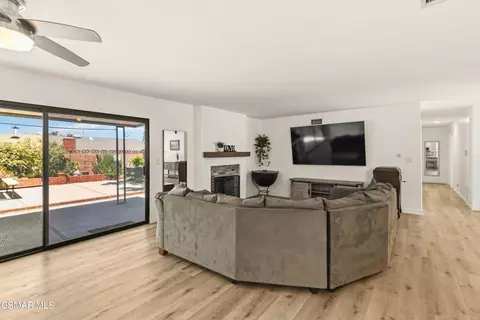 Living - 1517 Deanna Ave, Simi Valley, CA 93063 photo 1 of 2