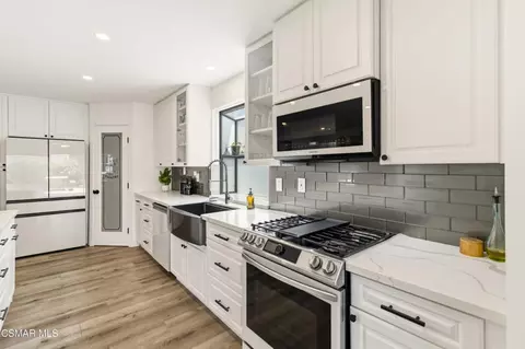 Kitchen - 1517 Deanna Ave, Simi Valley, CA 93063 photo 3 of 5