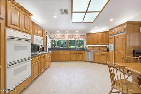 Kitchen - 3125 Divernon Ave, Simi Valley, CA 93063 photo 2 of 6