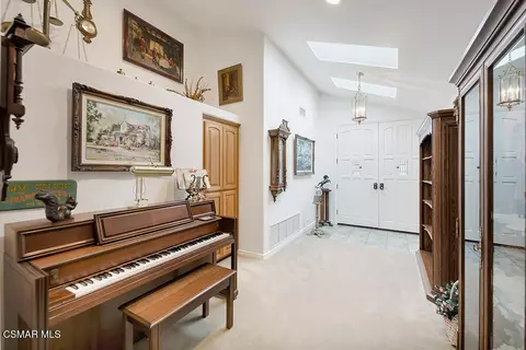 Entry Way - 3125 Divernon Ave, Simi Valley, CA 93063 photo 2 of 3