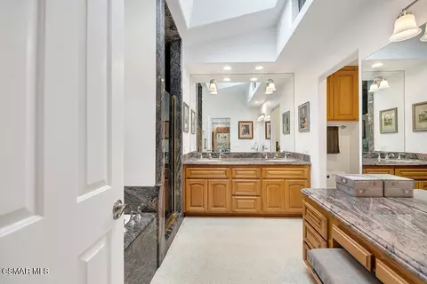 Bath - 3125 Divernon Ave, Simi Valley, CA 93063 photo 1 of 7
