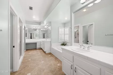 Bath - 1997 Arielle Ln, Simi Valley, CA 93065 photo 3 of 4