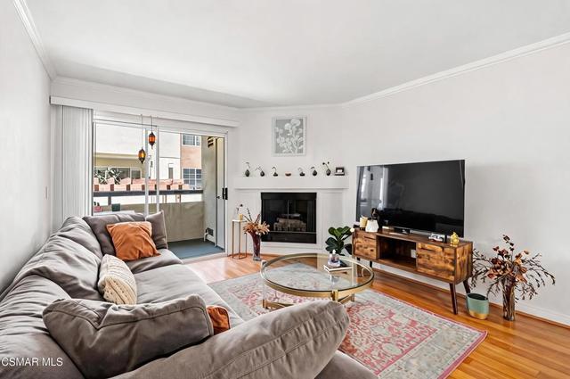 5530 Owensmouth Ave #114, Woodland Hills, CA 91367