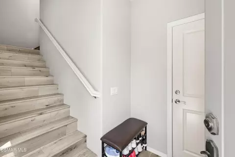 Entry Way - 673 Mustang St, Camarillo, CA 93010 photo 1 of 2