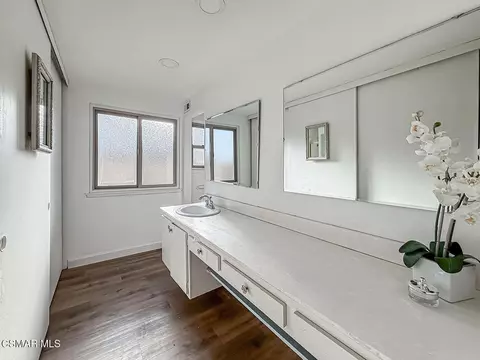 Bath - 2188 E Fernview St, Simi Valley, CA 93065 photo 2 of 5