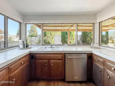 Kitchen - 2188 E Fernview St, Simi Valley, CA 93065 photo 4 of 6