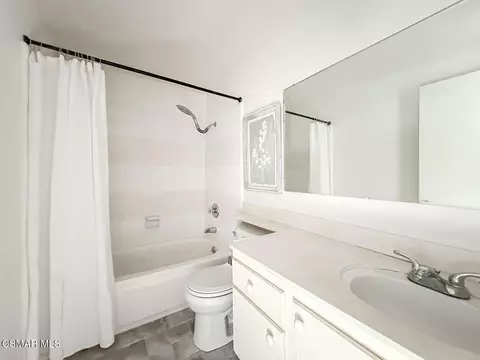Bath - 2188 E Fernview St, Simi Valley, CA 93065 photo 1 of 5