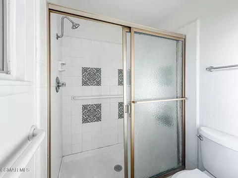 Bath - 2188 E Fernview St, Simi Valley, CA 93065 photo 4 of 5