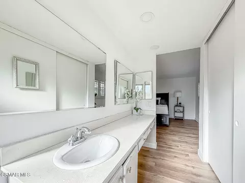 Bath - 2188 E Fernview St, Simi Valley, CA 93065 photo 3 of 5