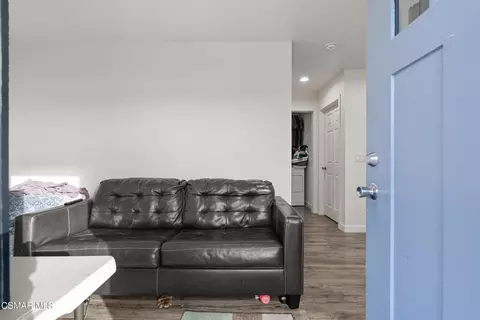 Entry Way - 5358 Willow View Dr, Camarillo, CA 93012 photo 2 of 2