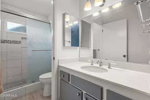 Bath - 5358 Willow View Dr, Camarillo, CA 93012 photo 2 of 3