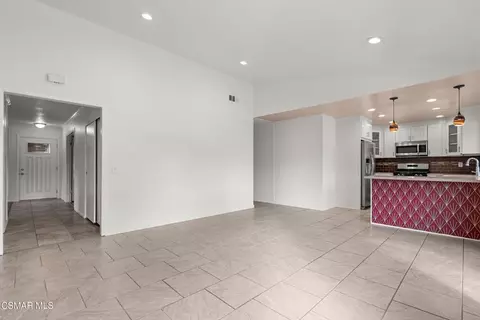 Living - 5358 Willow View Dr, Camarillo, CA 93012 photo 3 of 8