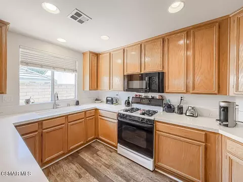 Kitchen - 2037 Freesia Ave, Simi Valley, CA 93063 photo 1 of 2