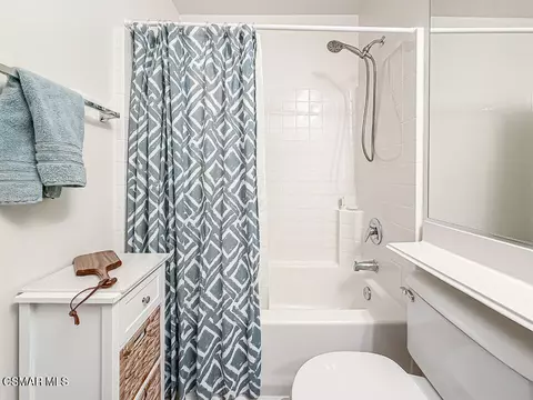 Bath - 2037 Freesia Ave, Simi Valley, CA 93063 photo 3 of 3