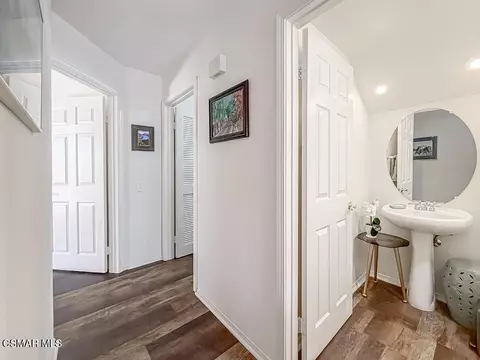 Entry Way - 2037 Freesia Ave, Simi Valley, CA 93063 photo 3 of 4