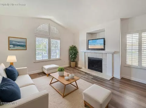 Living - 2037 Freesia Ave, Simi Valley, CA 93063 photo 1 of 3