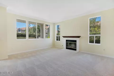 Living - 275 Ridgeton Ln #A, Simi Valley, CA 93065 photo 3 of 6
