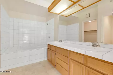 Bath - 275 Ridgeton Ln #A, Simi Valley, CA 93065 photo 1 of 3