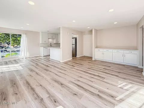291 Sequoia Ct #17, Thousand Oaks, CA 91360