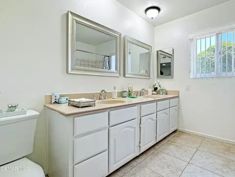 Bath - 2401 El Portal Way, Oxnard, CA 93035 photo 5 of 7
