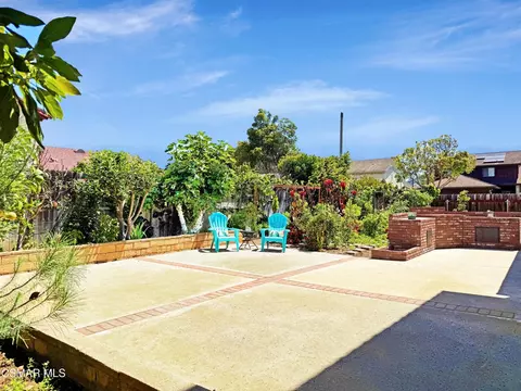Exterior - 2401 El Portal Way, Oxnard, CA 93035 photo 2 of 14