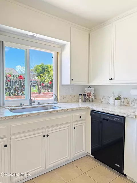 Kitchen - 2401 El Portal Way, Oxnard, CA 93035 photo 4 of 5