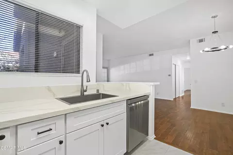 Kitchen - 2304 Archwood Ln #92, Simi Valley, CA 93063 photo 2 of 2