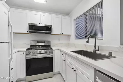 Kitchen - 2304 Archwood Ln #92, Simi Valley, CA 93063 photo 1 of 2