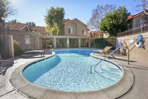 Exterior - 2304 Archwood Ln #92, Simi Valley, CA 93063 photo 4 of 5