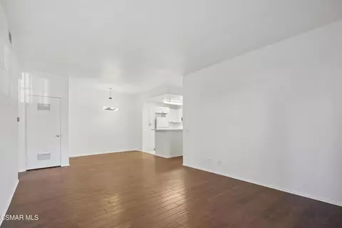 Living - 2304 Archwood Ln #92, Simi Valley, CA 93063 photo 4 of 5