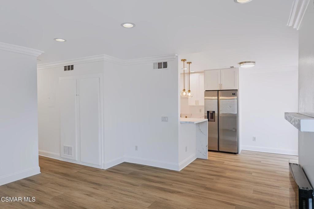 Living - 510 Spring Rd #120, Moorpark, CA 93021 photo 1 of 7