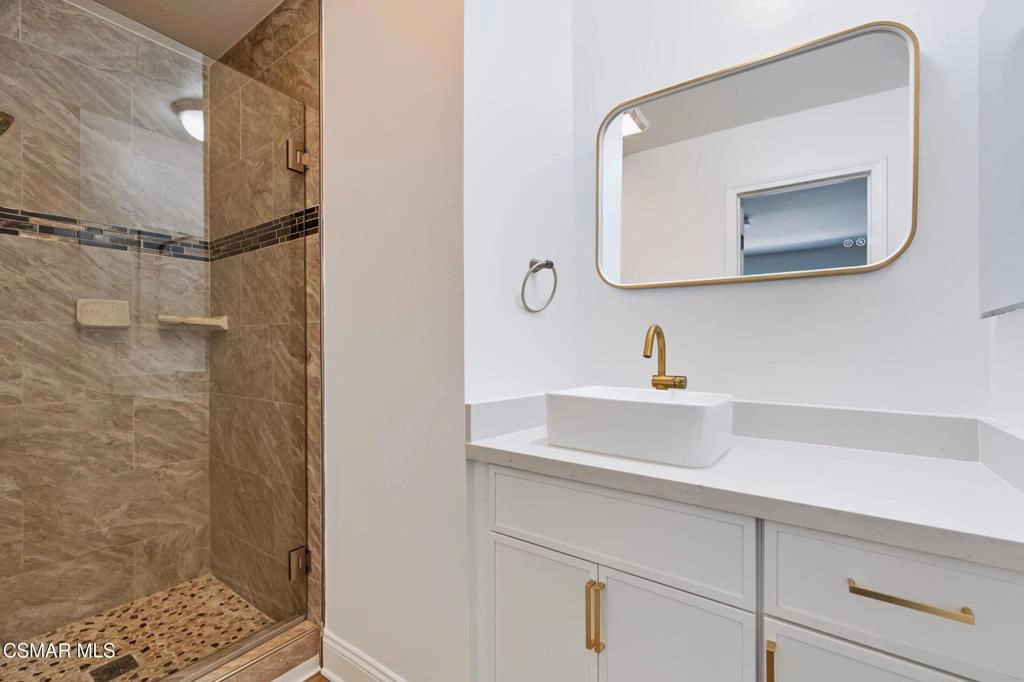 Bath - 510 Spring Rd #120, Moorpark, CA 93021 photo 4 of 4