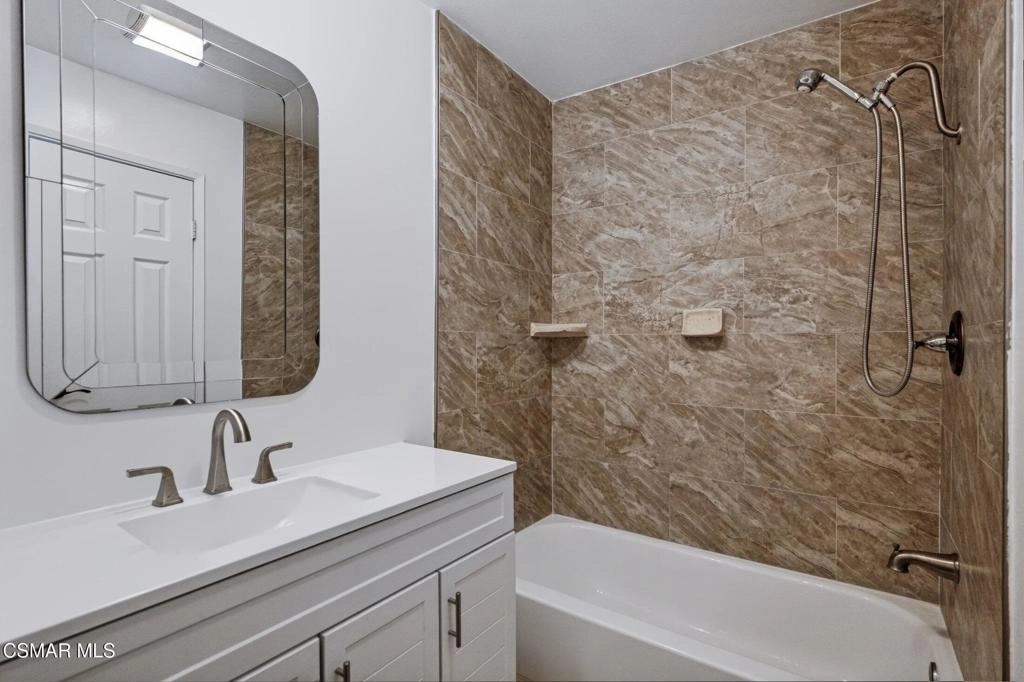 Bath - 510 Spring Rd #120, Moorpark, CA 93021 photo 1 of 4