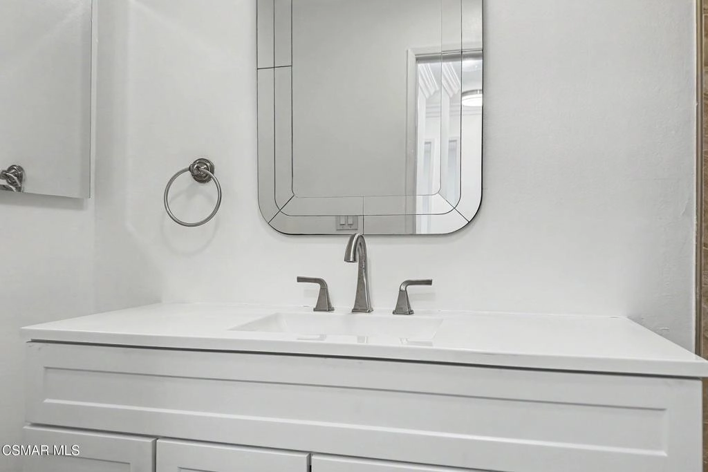 Bath - 510 Spring Rd #120, Moorpark, CA 93021 photo 2 of 4