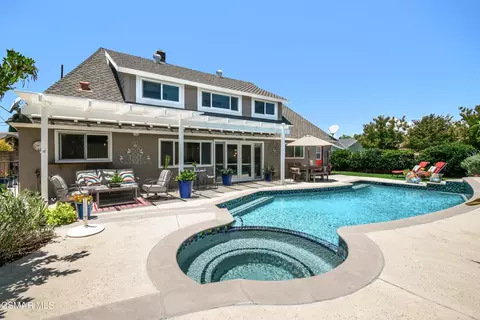 4 Beatty Pl, Newbury Park, CA 91320