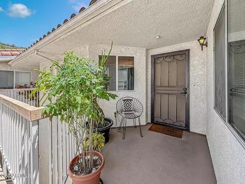 2913 Antonio Dr #304, Camarillo, CA 93010