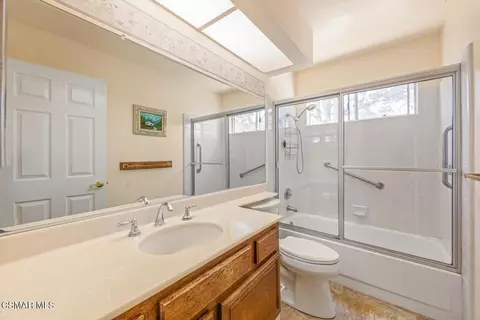 Bath - 219 Meadow Mist Ct, Simi Valley, CA 93065 photo 1 of 2