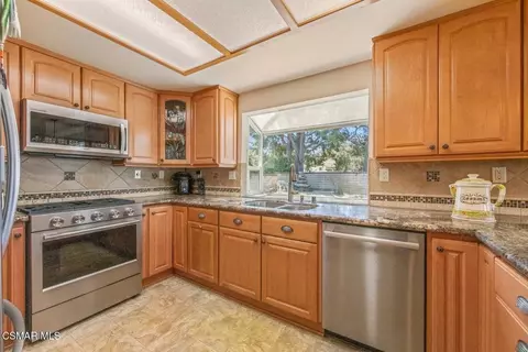 Kitchen - 219 Meadow Mist Ct, Simi Valley, CA 93065 photo 1 of 4