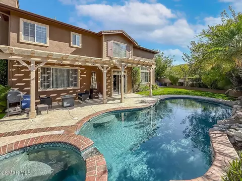 Exterior - 215 Southcrest Pl, Simi Valley, CA 93065 photo 11 of 12