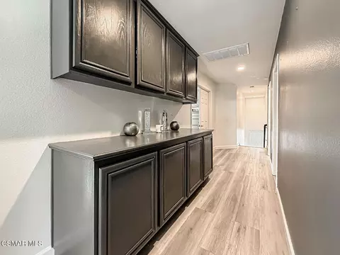 Entry Way - 215 Southcrest Pl, Simi Valley, CA 93065 photo 5 of 7