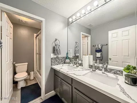 Bath - 215 Southcrest Pl, Simi Valley, CA 93065 photo 8 of 8