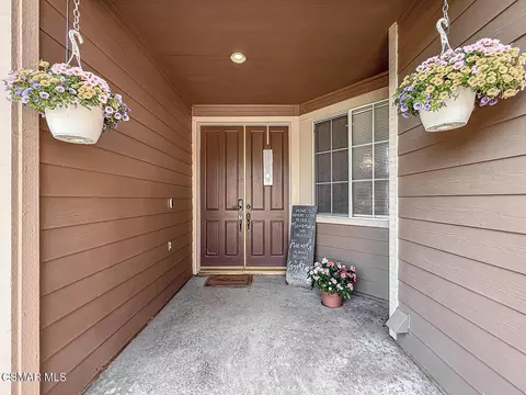 Exterior - 215 Southcrest Pl, Simi Valley, CA 93065 photo 4 of 12