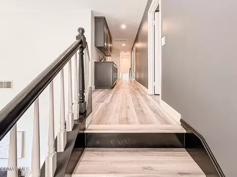 Entry Way - 215 Southcrest Pl, Simi Valley, CA 93065 photo 4 of 7