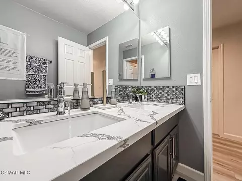 Bath - 215 Southcrest Pl, Simi Valley, CA 93065 photo 7 of 8