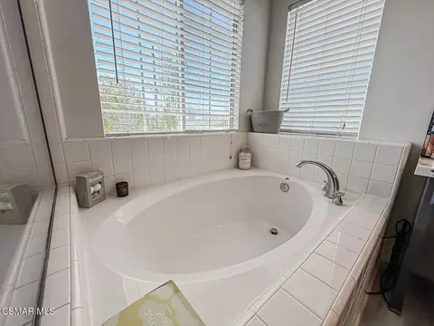 Bath - 215 Southcrest Pl, Simi Valley, CA 93065 photo 6 of 8